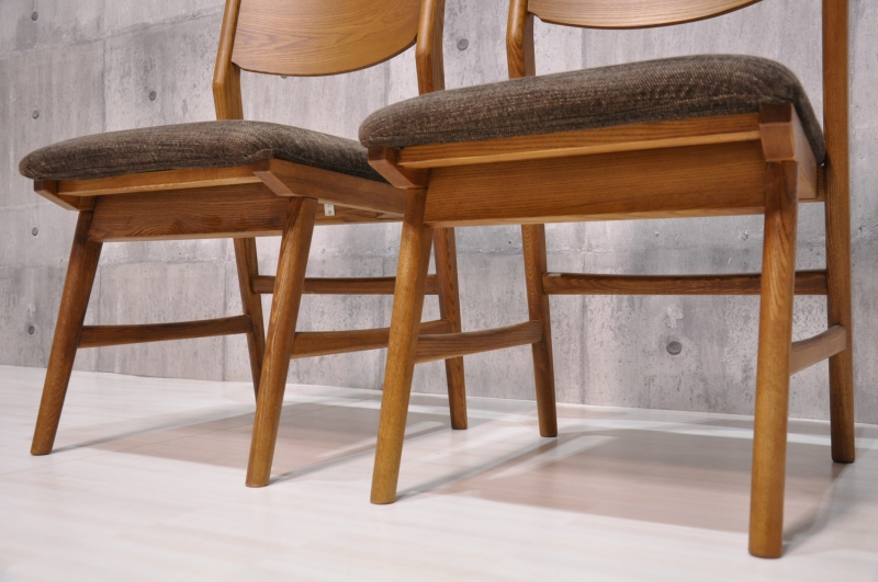 unico ダイニングチェア dix natural ブラウンの座面カバー付き unico